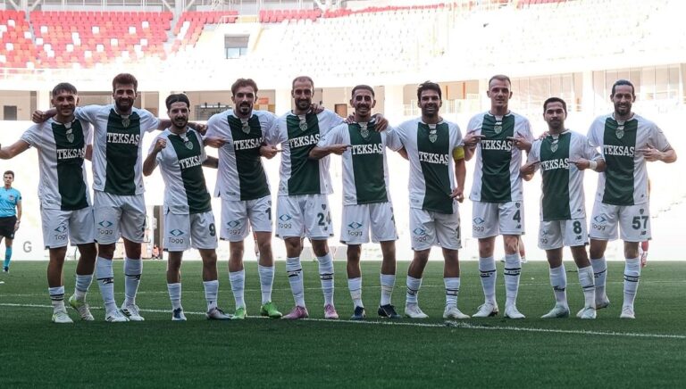 bursaspordan-malatyada-govde-gosterisi-8-gol-ve-zafer-r529JvaT.jpg